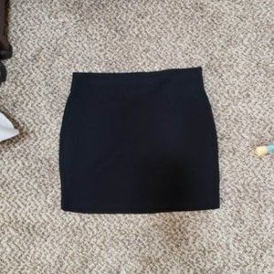 Rekucci black skirt sz large, stretchy
